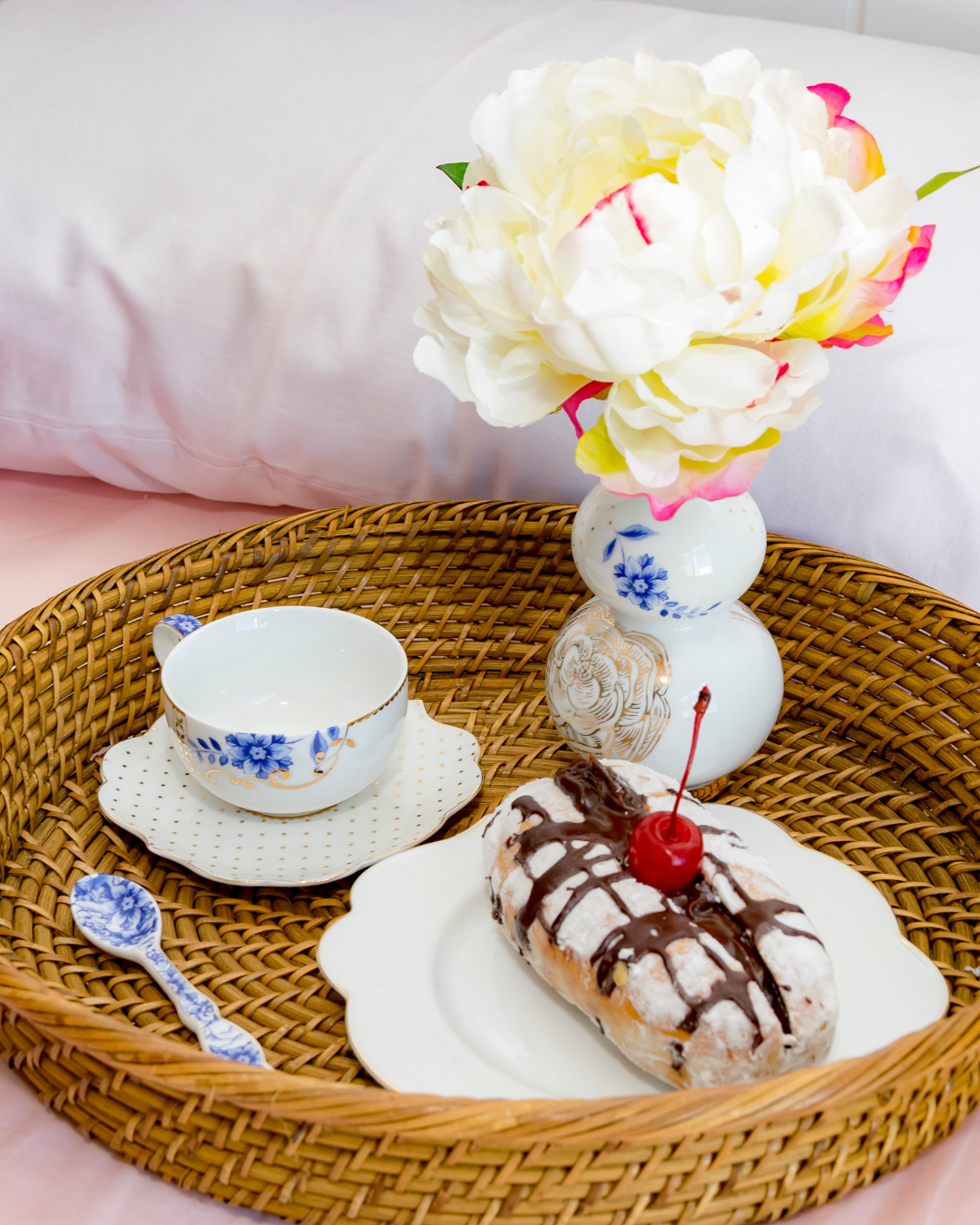 JOGO DE 6 XICARAS DE CAFEZINHO C/ PIRES ROYAL WHITE PIP STUDIO
