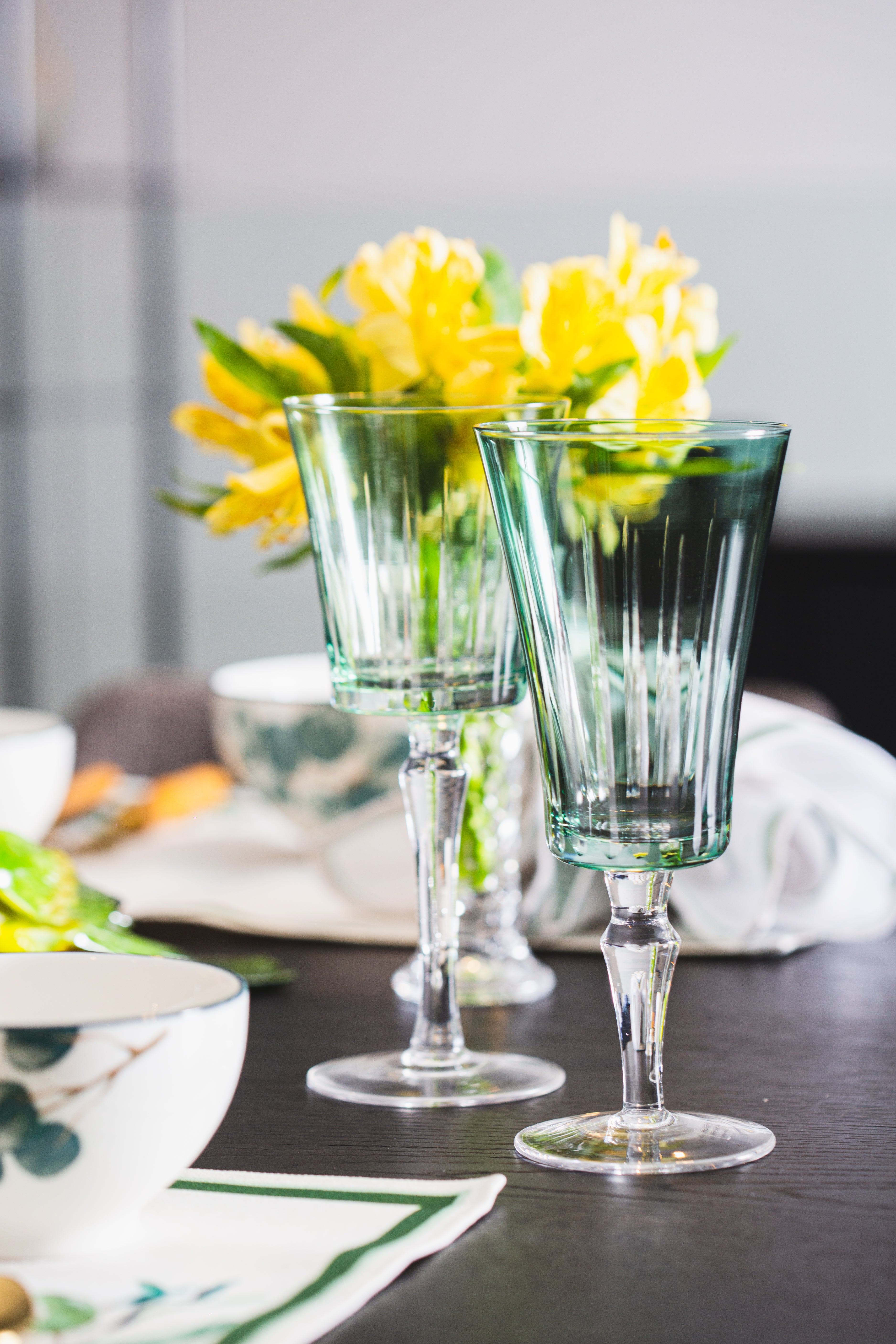 JOGO DE 06 TAÇAS  VERDE PARA VINHO AMBAR