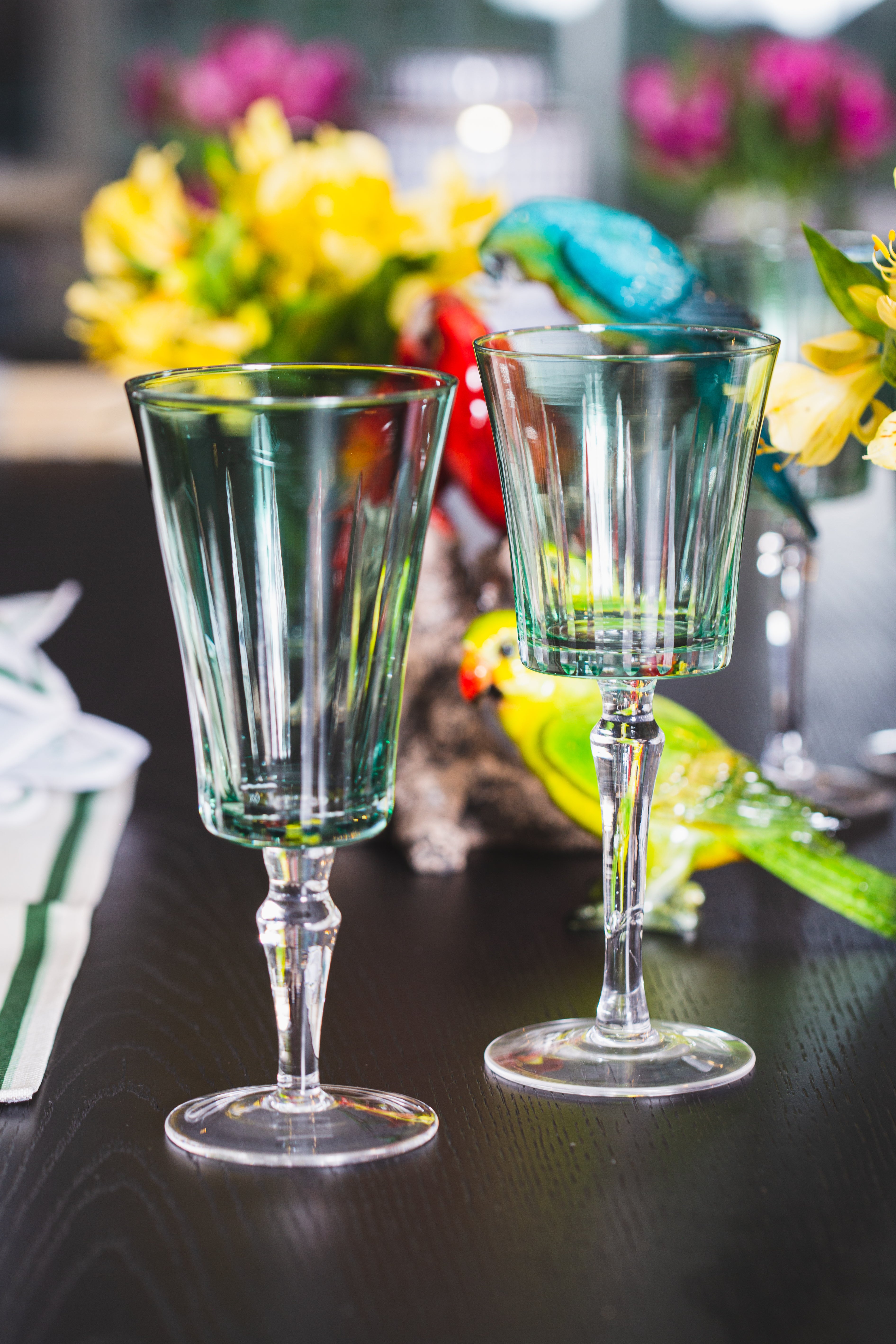 JOGO DE 06 TAÇAS  VERDE PARA VINHO AMBAR